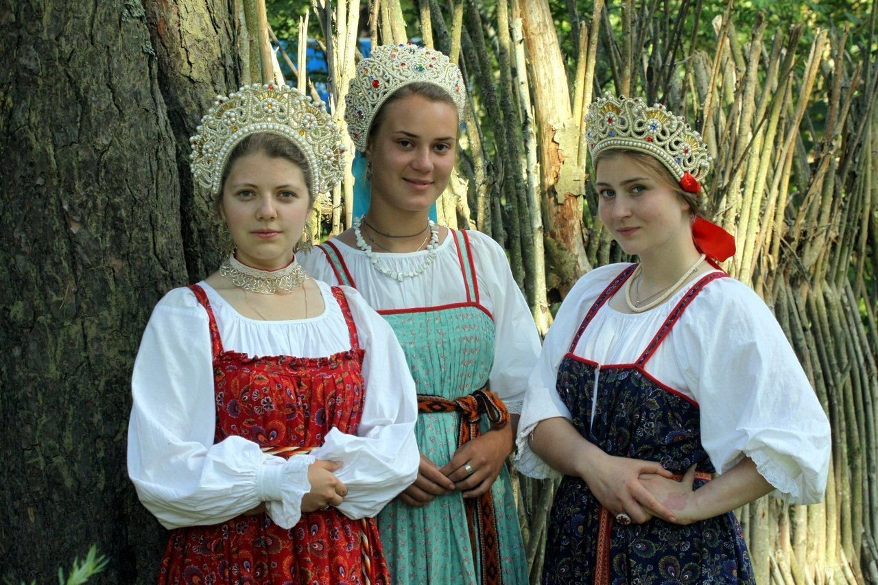Sexy model Girls in Slavic costumes in Mashhad