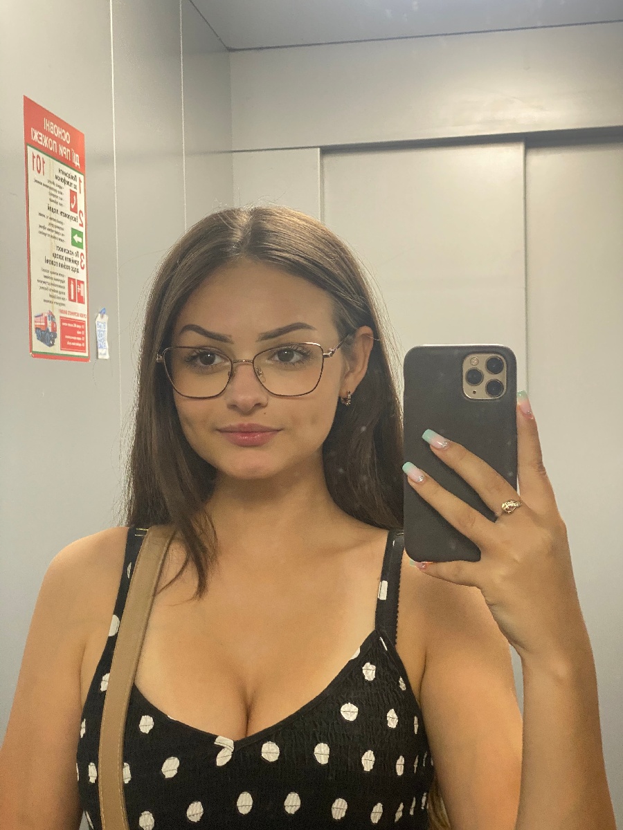 Sexy model Stacy in Mashhad